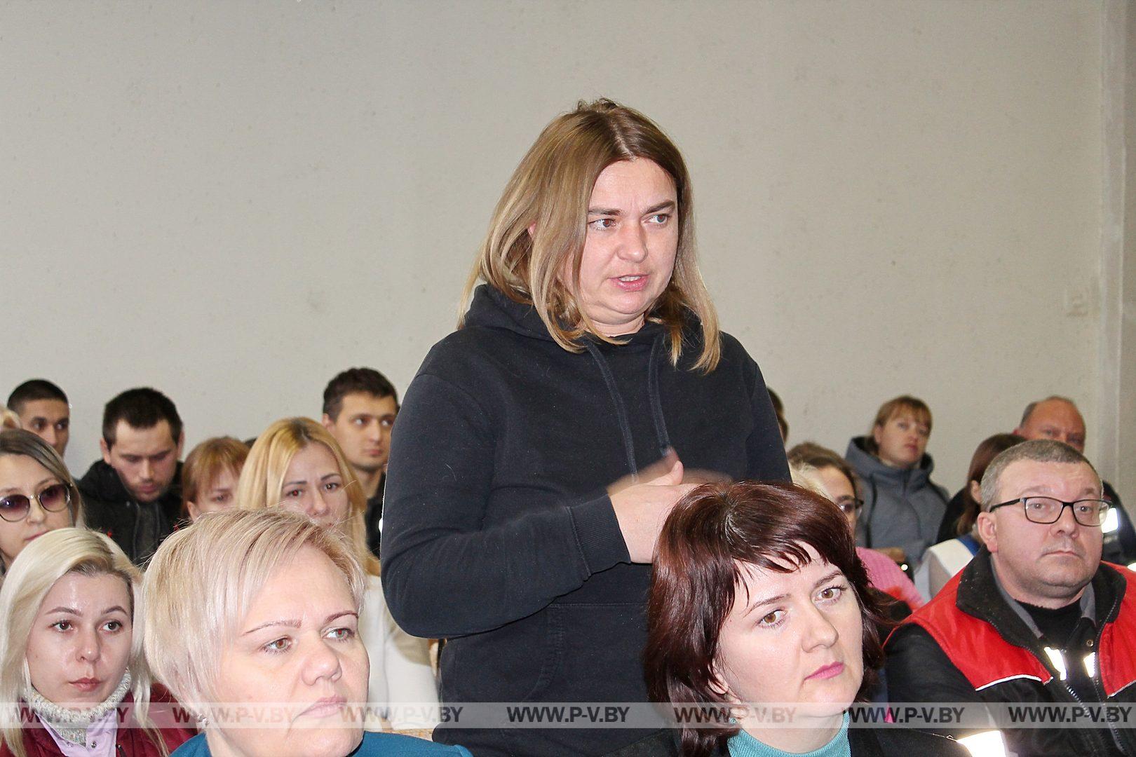 Диалоговая площадка: реальная возможность изменить город к лучшему. Побывали на мебельной фабрике «Пинскдрев-Адриана»