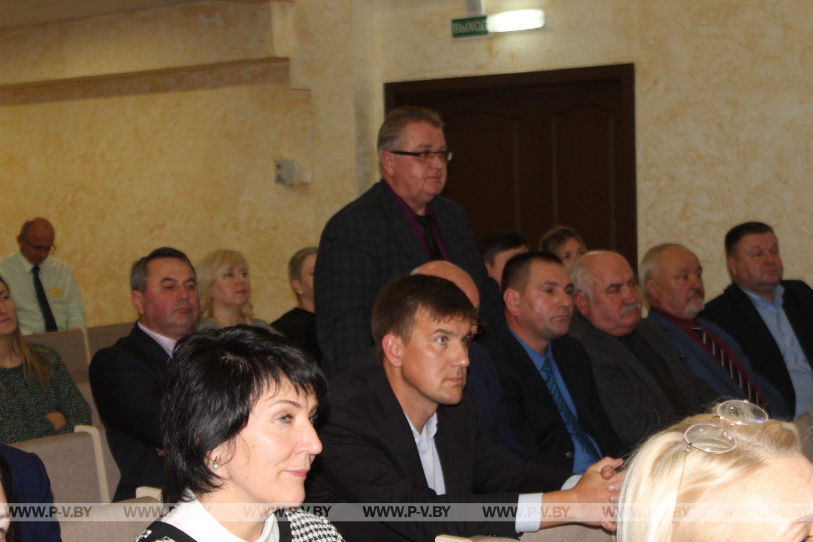 Во время рабочей поездки в наш город председатель Белорусского профсоюза работников образования и науки Татьяна Якубович встретилась с пинскими педагогами. О чём говорили?