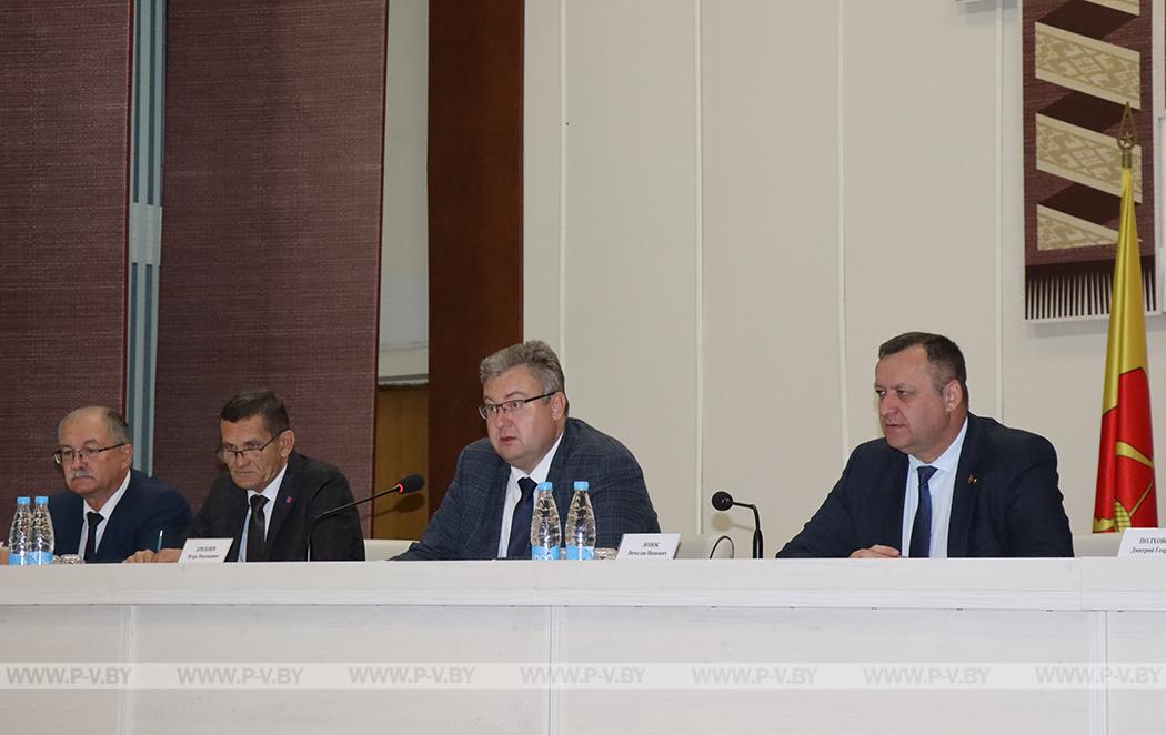 Итоги социально-экономического развития Пинского района обсудили на расширенном заседании райисполкома