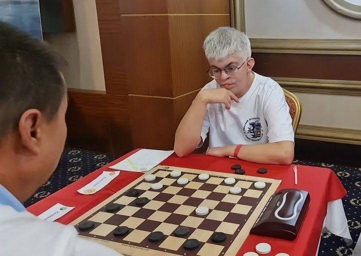 Пинчанин стал бронзовым призером открытого чемпионата Европы I.D.C.D. по шашкам
