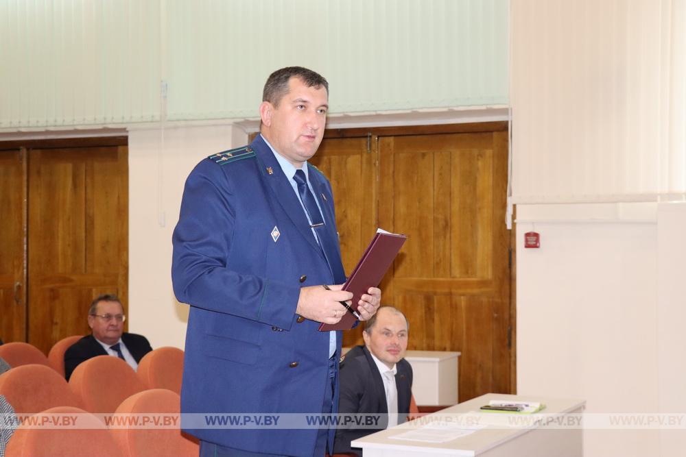 Наркоманию не победить, но держать под контролем необходимо. Заместитель министра внутренних дел принял участие в заседании Пинского горисполкома