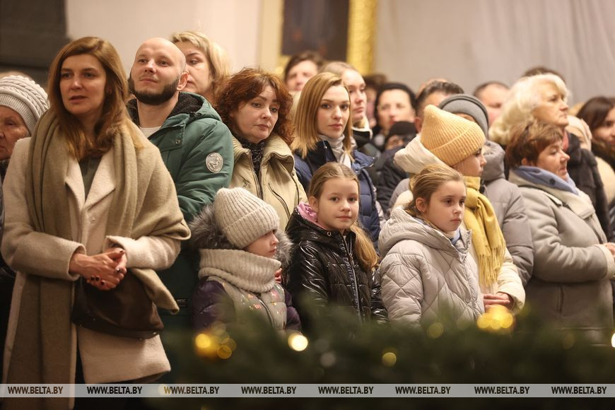 Лукашенко поздравил христиан Беларуси, празднующих Рождество Христово 25 декабря
