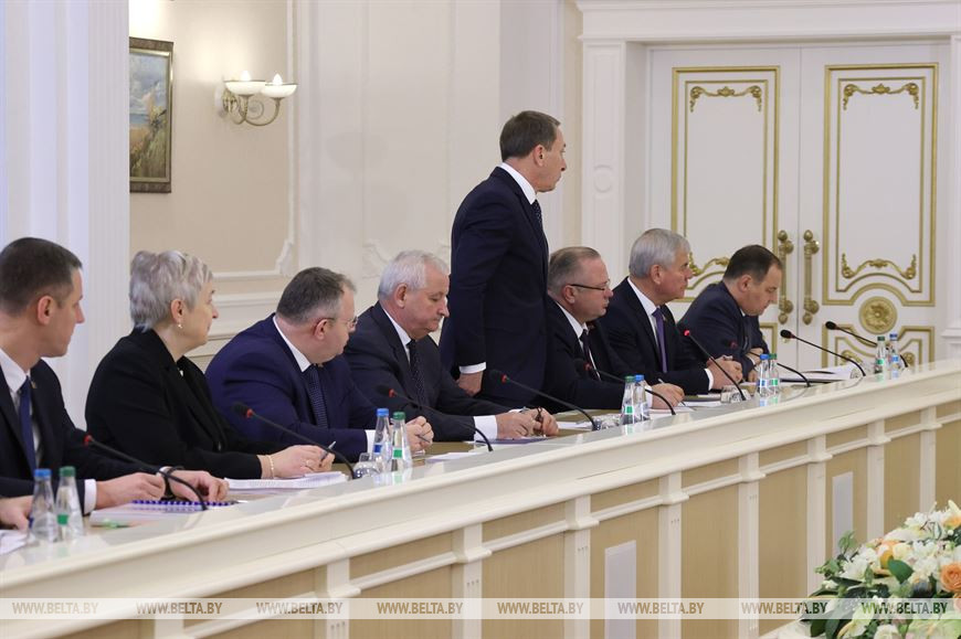 Лукашенко: с 1 января в Беларуси должна быть четкая, понятная система регулирования цен