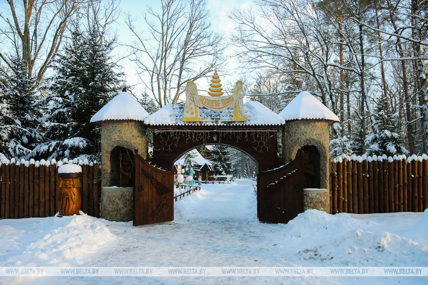 Сказочные персонажи из Беларуси и России соберутся в гостях у Деда Мороза в Беловежской пуще