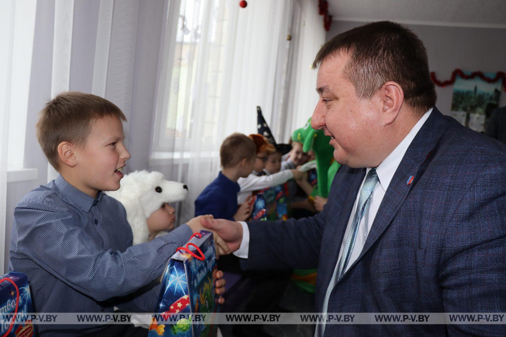 На Пинщине стартовала новогодняя благотворительная акция «Наши дети»