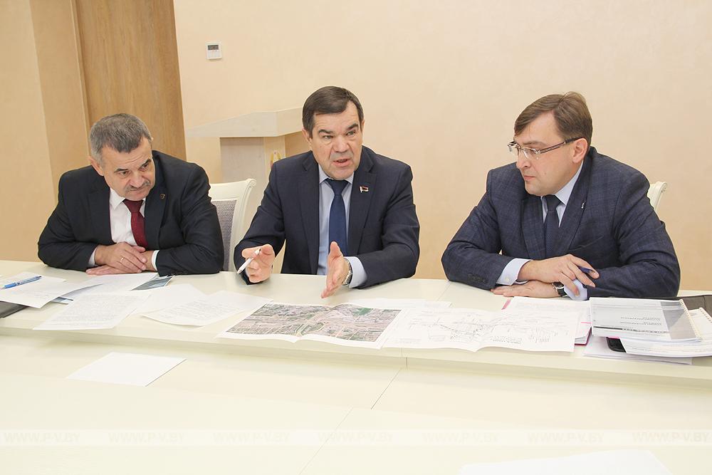 Быть или не быть третьему железнодорожному переезду в Пинске? Этот вопрос обсуждали на совещании в горисполкоме