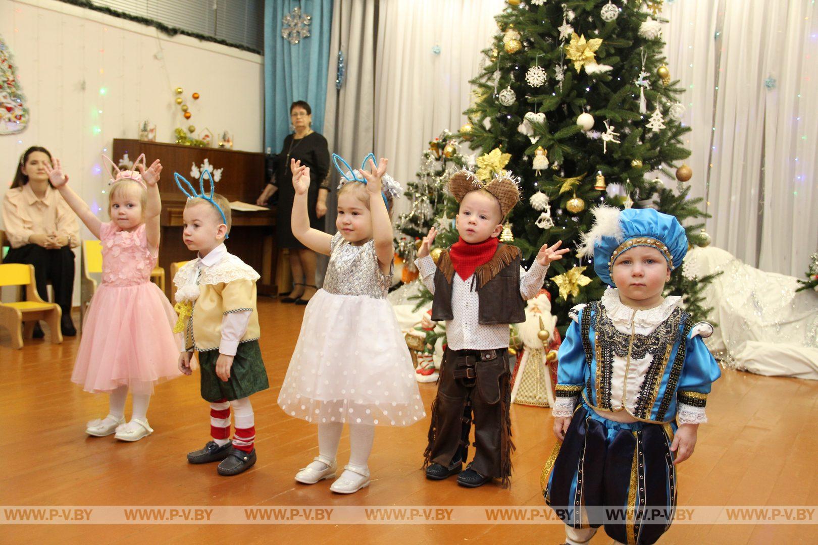 Побывали на новогодней акции «Наши дети» в специализированном доме ребёнка