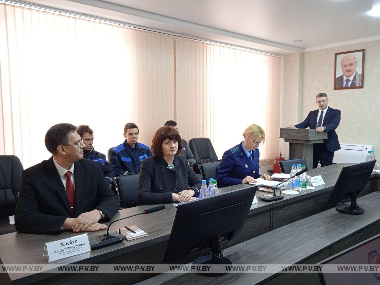 Участников молодежного форума встретили в ОАО "Кузлитмаш"