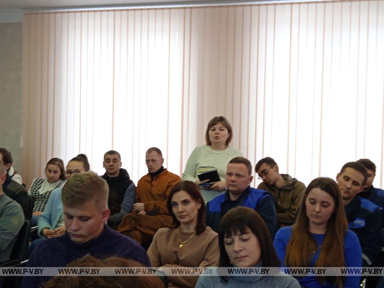 Участников молодежного форума встретили в ОАО "Кузлитмаш"