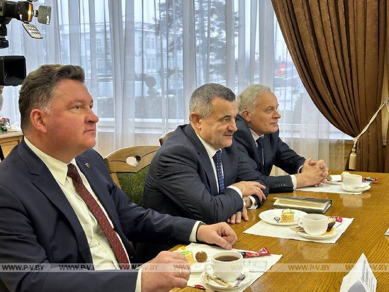 Председатель горисполкома встретился с участницами конкурса красоты «Прыгажуня Палесся»