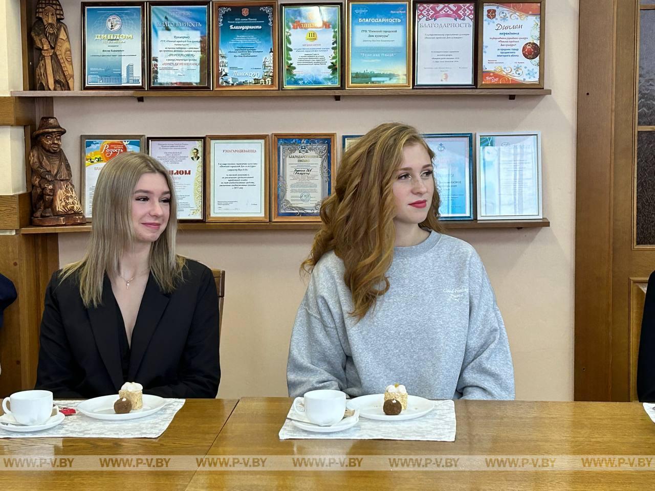 Председатель горисполкома встретился с участницами конкурса красоты «Прыгажуня Палесся»