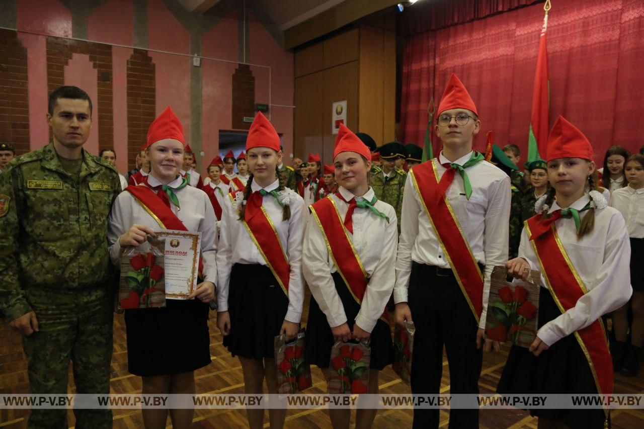 В Пинске выбрали лучшую знамённую группу
