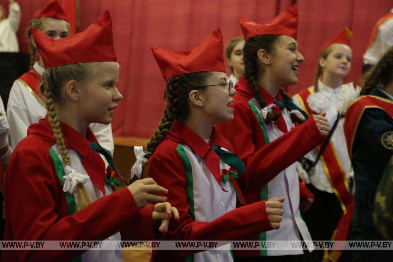 В Пинске выбрали лучшую знамённую группу