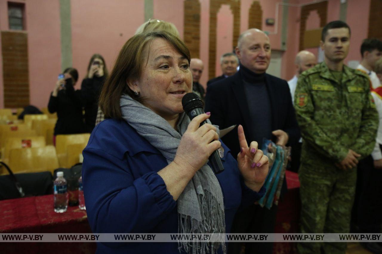 В Пинске выбрали лучшую знамённую группу