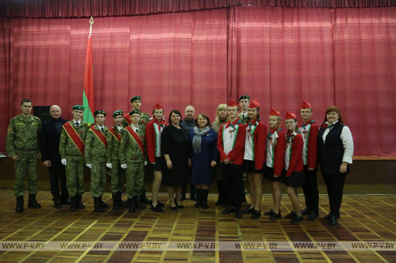 В Пинске выбрали лучшую знамённую группу