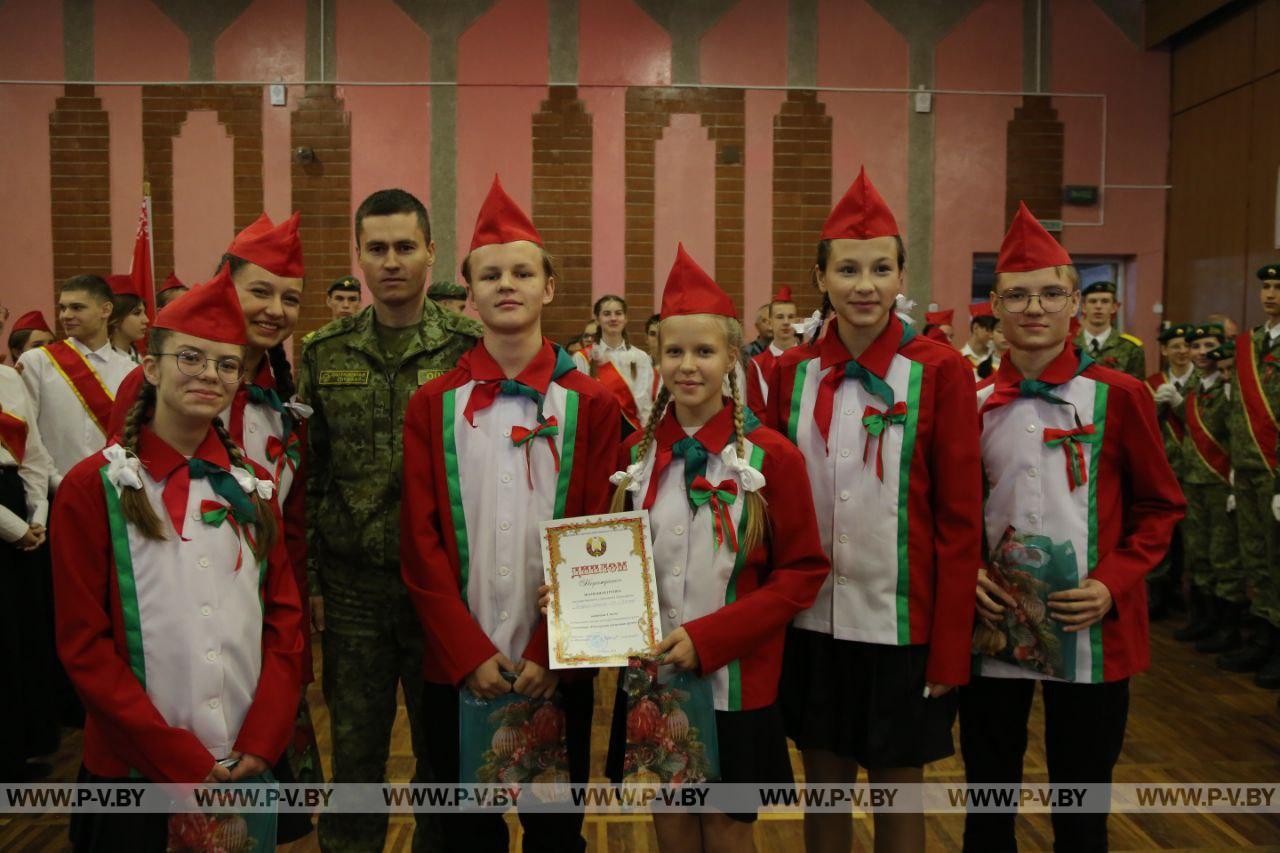 В Пинске выбрали лучшую знамённую группу