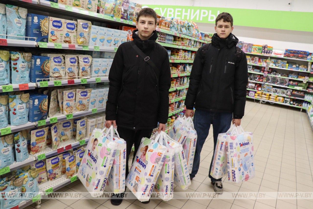 В Пинском государственном аграрном технологическом колледже провели благотворительную акцию "Механики - детям" В Пинском государственном аграрном технологическом колледже провели благотворительную акцию "Механики - детям"