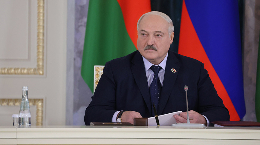 Лукашенко уверен, что выборный период в Беларуси и России пройдет спокойно