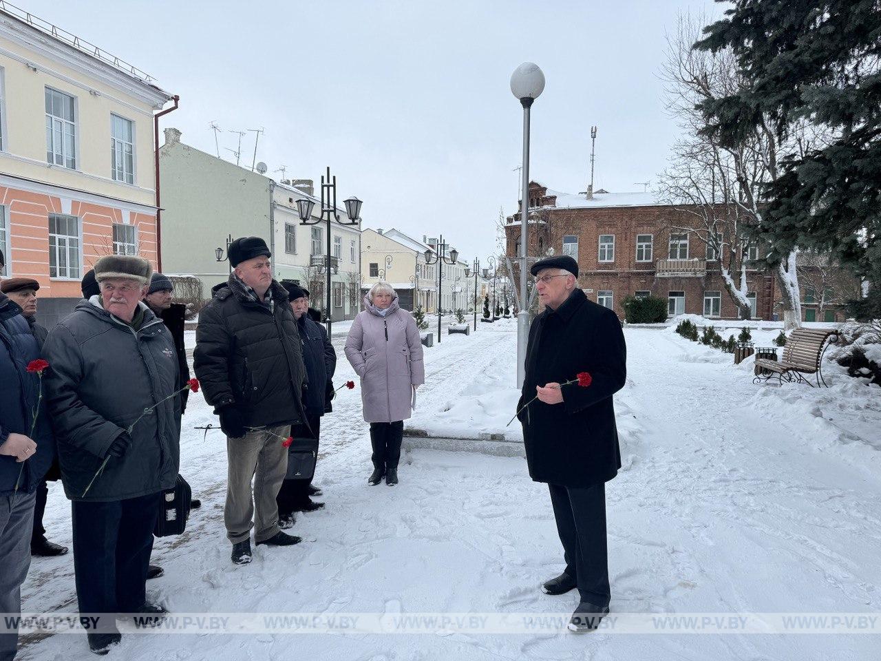 Пинские коммунисты почтили память Владимира Ленина и павших за установление Советской власти на Пинщине земляков