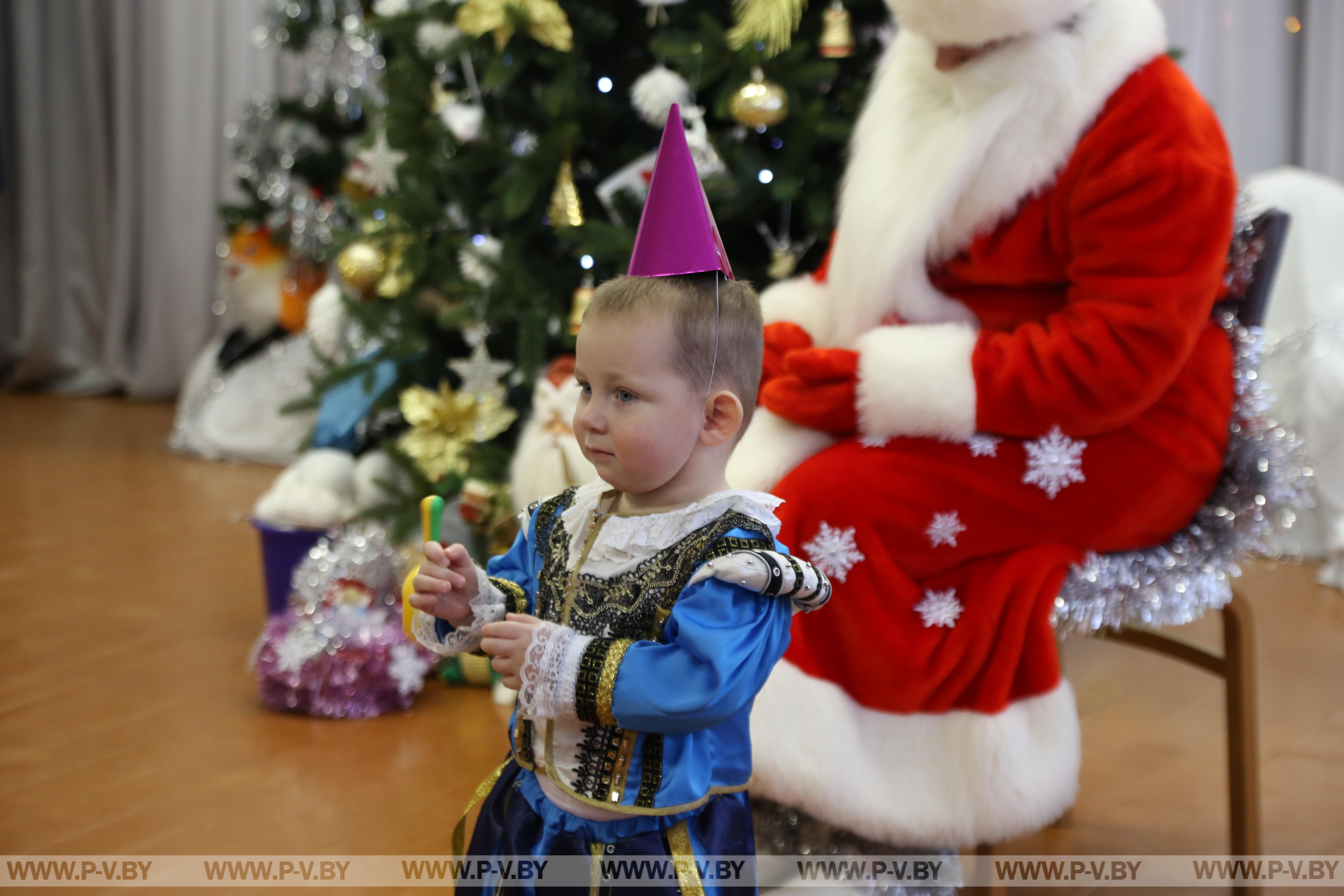 Подарки от «Белой Руси» получили воспитанники специализированного дома ребенка