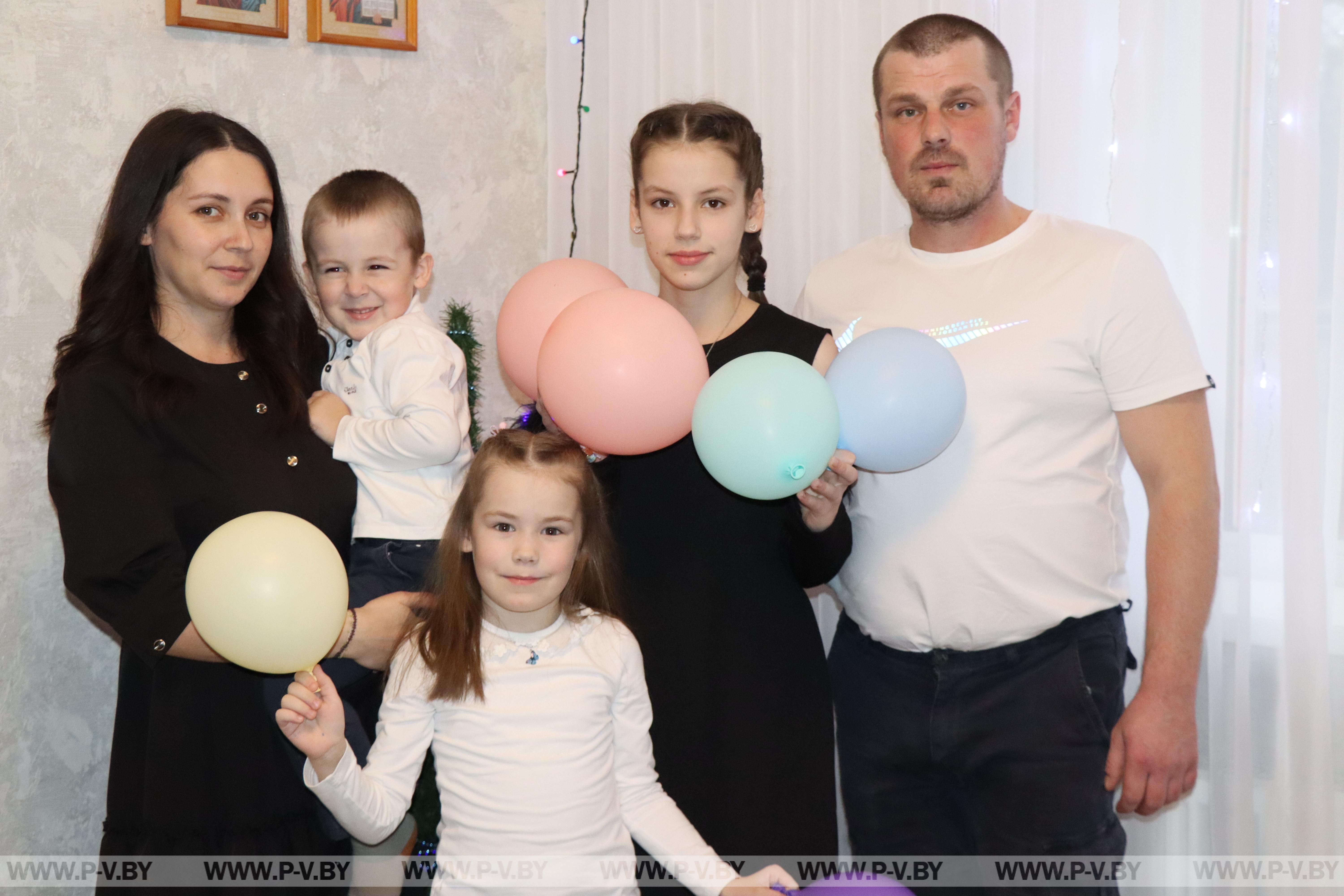 Вечера у новогодней елки