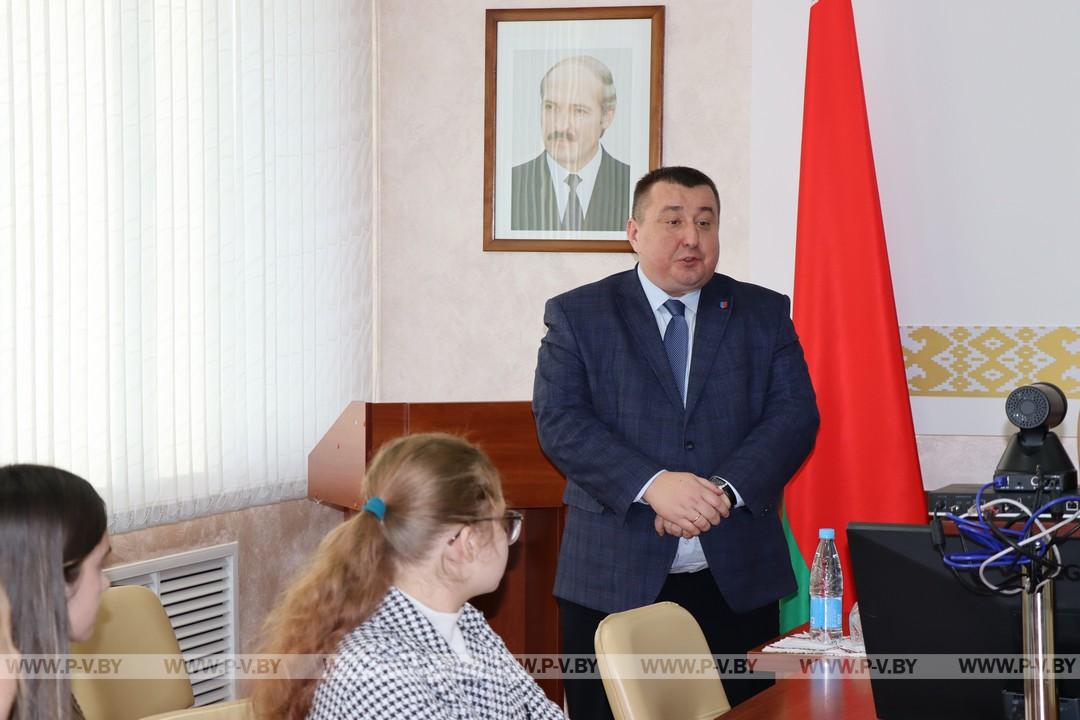 Летопись Героя своей семьи писали школьники района