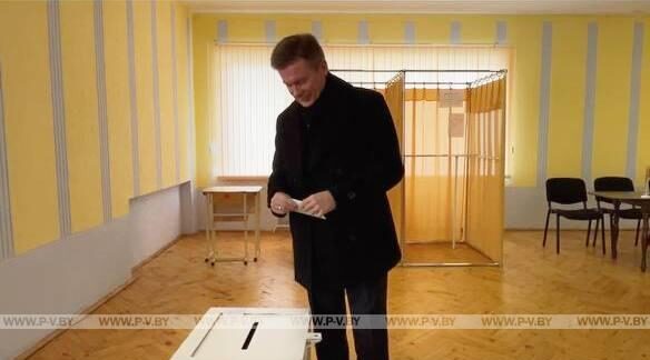 Избиратели в Пинске продолжают принимать участие в досрочном голосовании