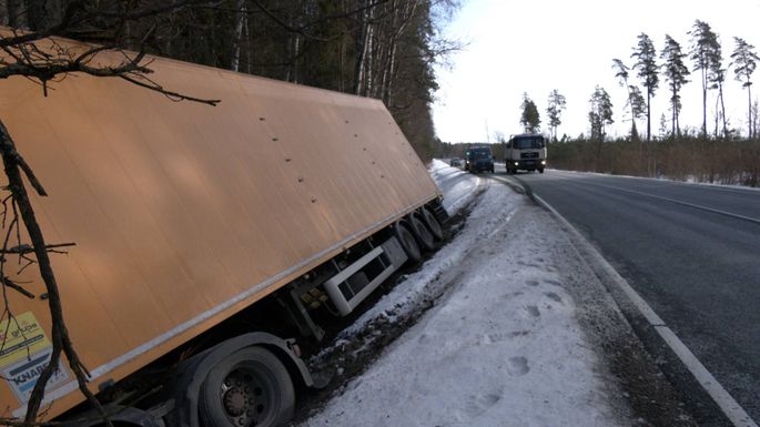 19 февраля около 18 часов 62-летний водитель управлял грузовым автомобилем Iveco и двигался по автодороге Р-105 «Ганцевичи-Логишин»