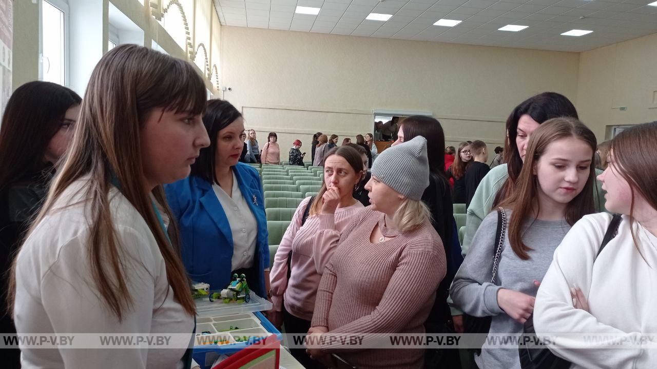 В гимназия №3 состоялась Ярмарка целевой подготовки