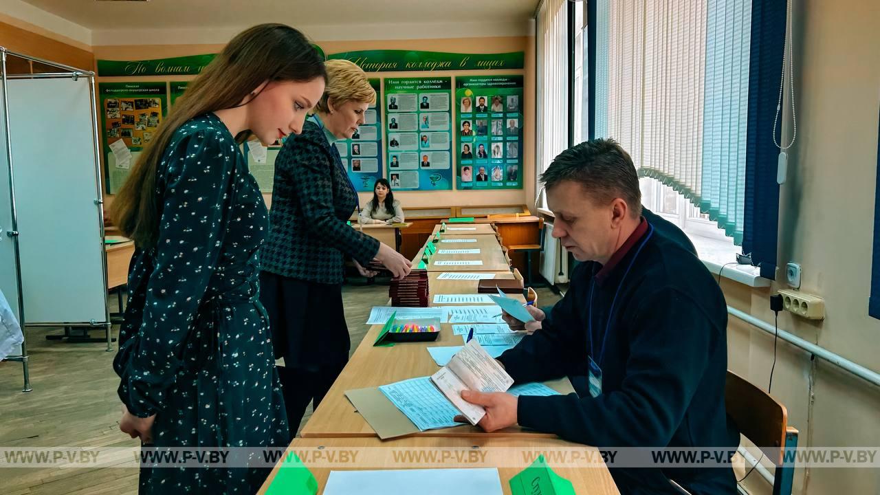 Учащиеся медицинского колледжа г.Пинска приняли участие в досрочном голосовании
