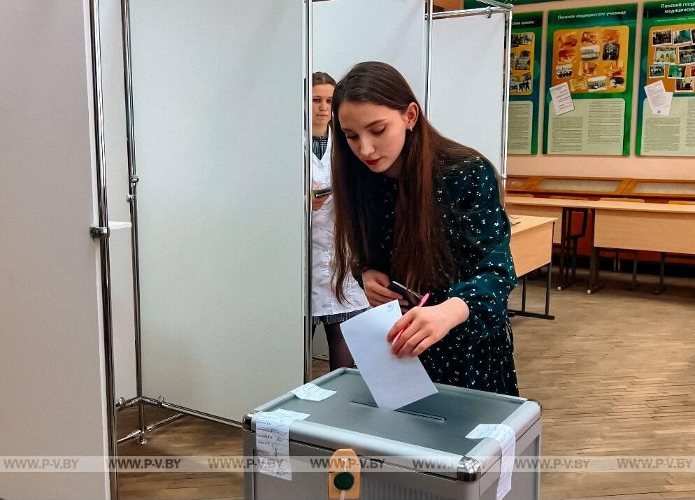 Учащиеся медицинского колледжа г.Пинска приняли участие в досрочном голосовании