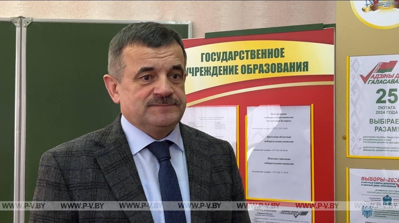 Председатель горисполкома Валерий Ребковец сделал свой выбор в первый день досрочного голосования
