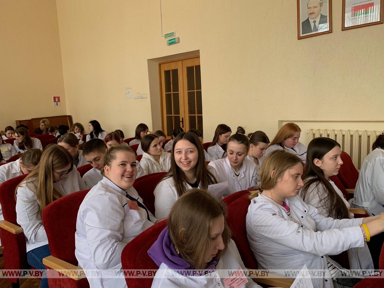 В медицинском колледже прошел открытый диалог на тему "Выбираем вместе"