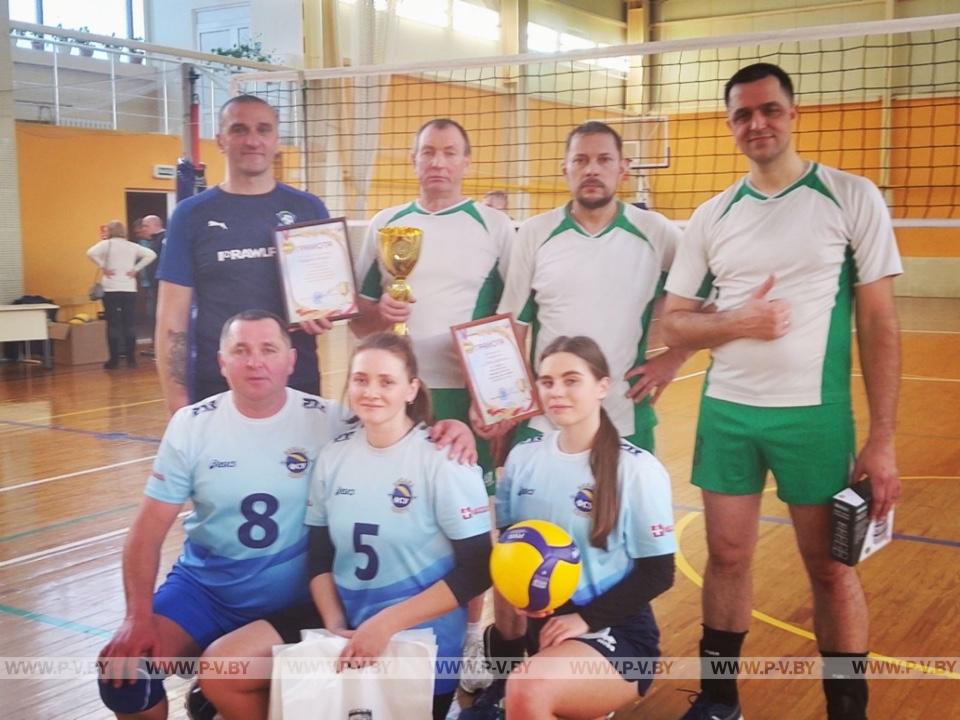 Волейболисты Пинского района завоевали серебро