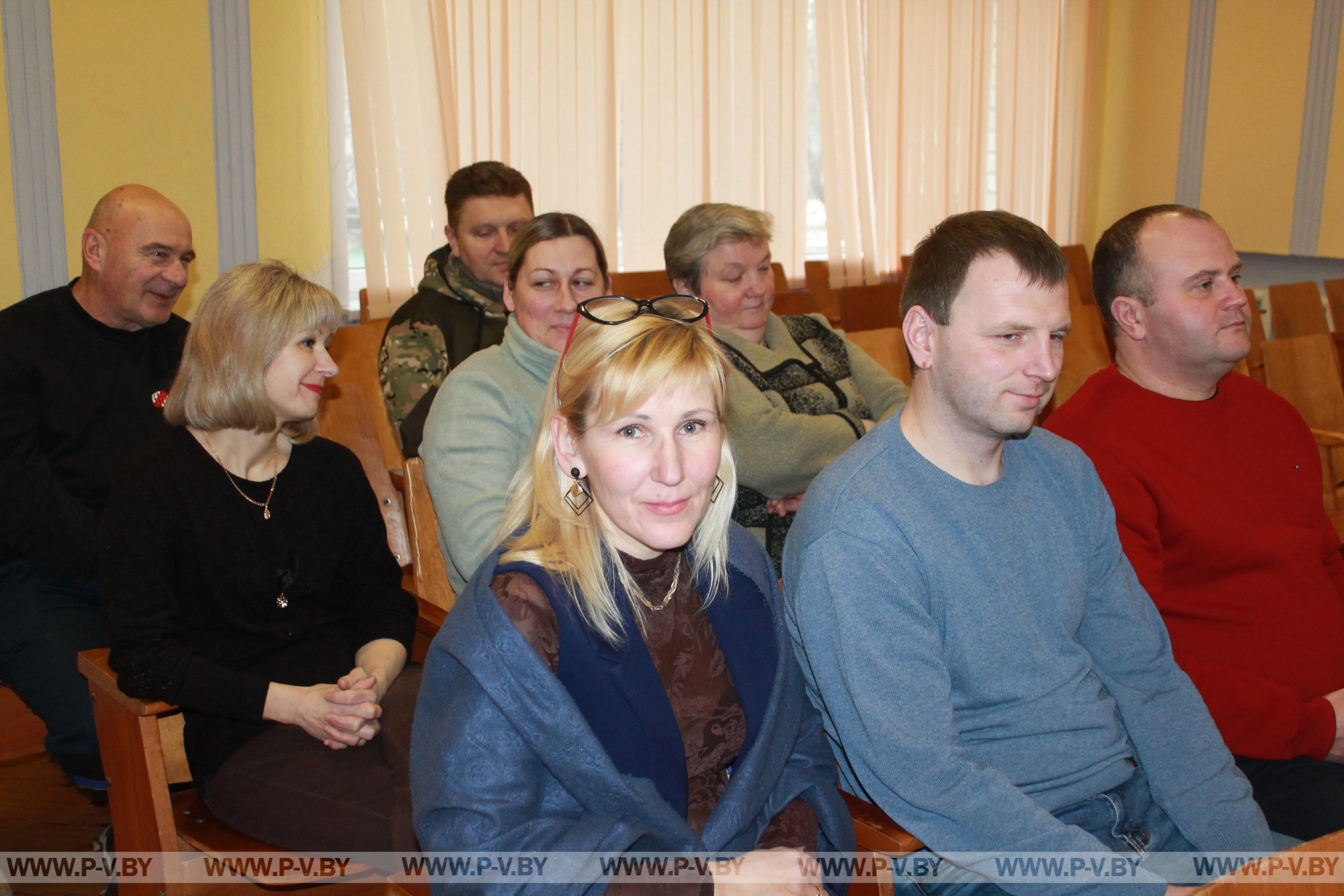В центре коррекционно-развивающего обучения и реабилитации г. Пинска прошла встреча председателя горисполкома Валерия Ребковца с коллективом учреждения образования