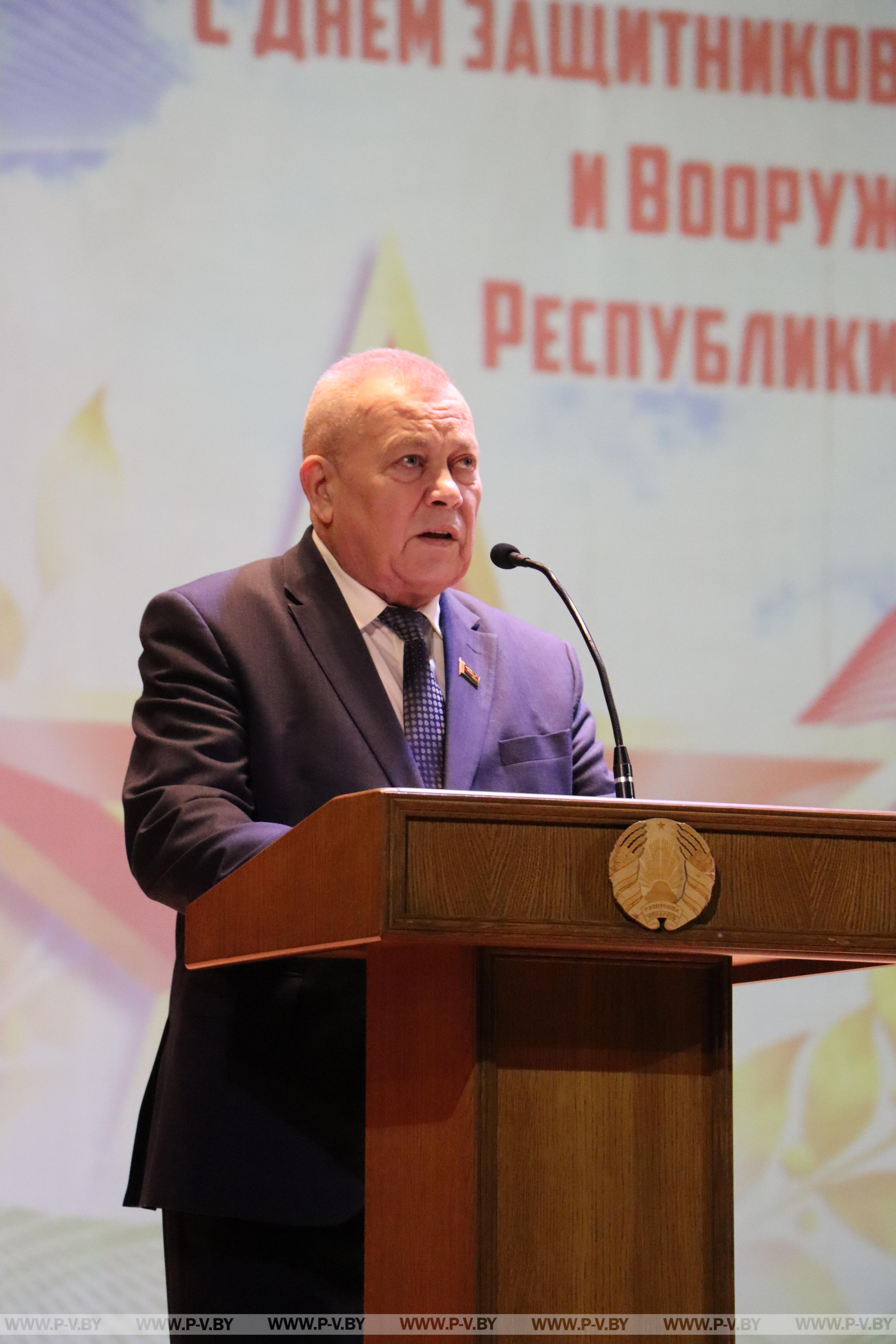 Доблестным защитникам Отечества посвящалось