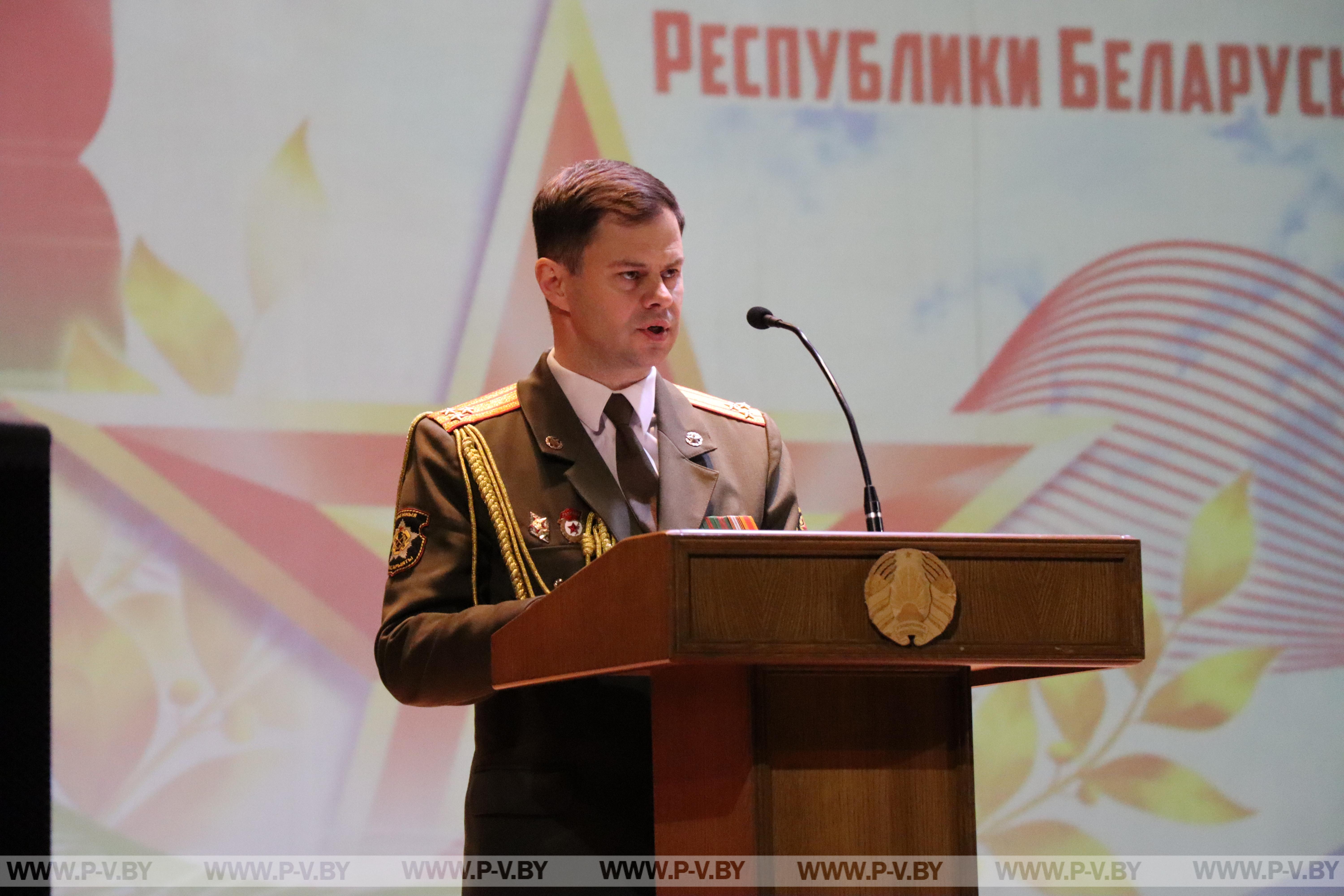 Доблестным защитникам Отечества посвящалось