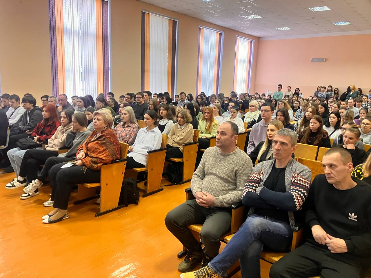 Конструктивный диалог между представителями правоохранительных органов и учащимися