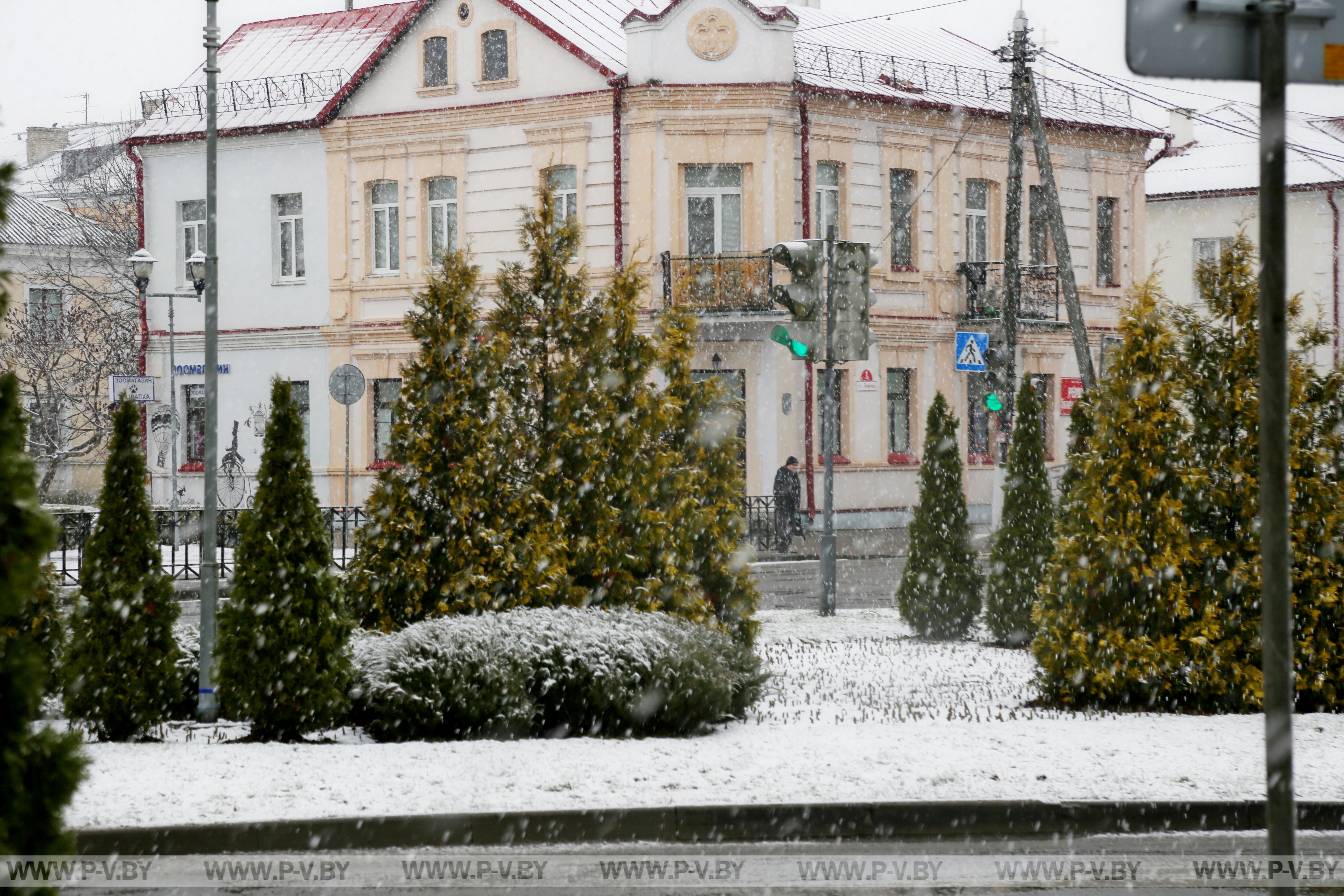 Весна капризничает: в городе над Пиной мокрый снег