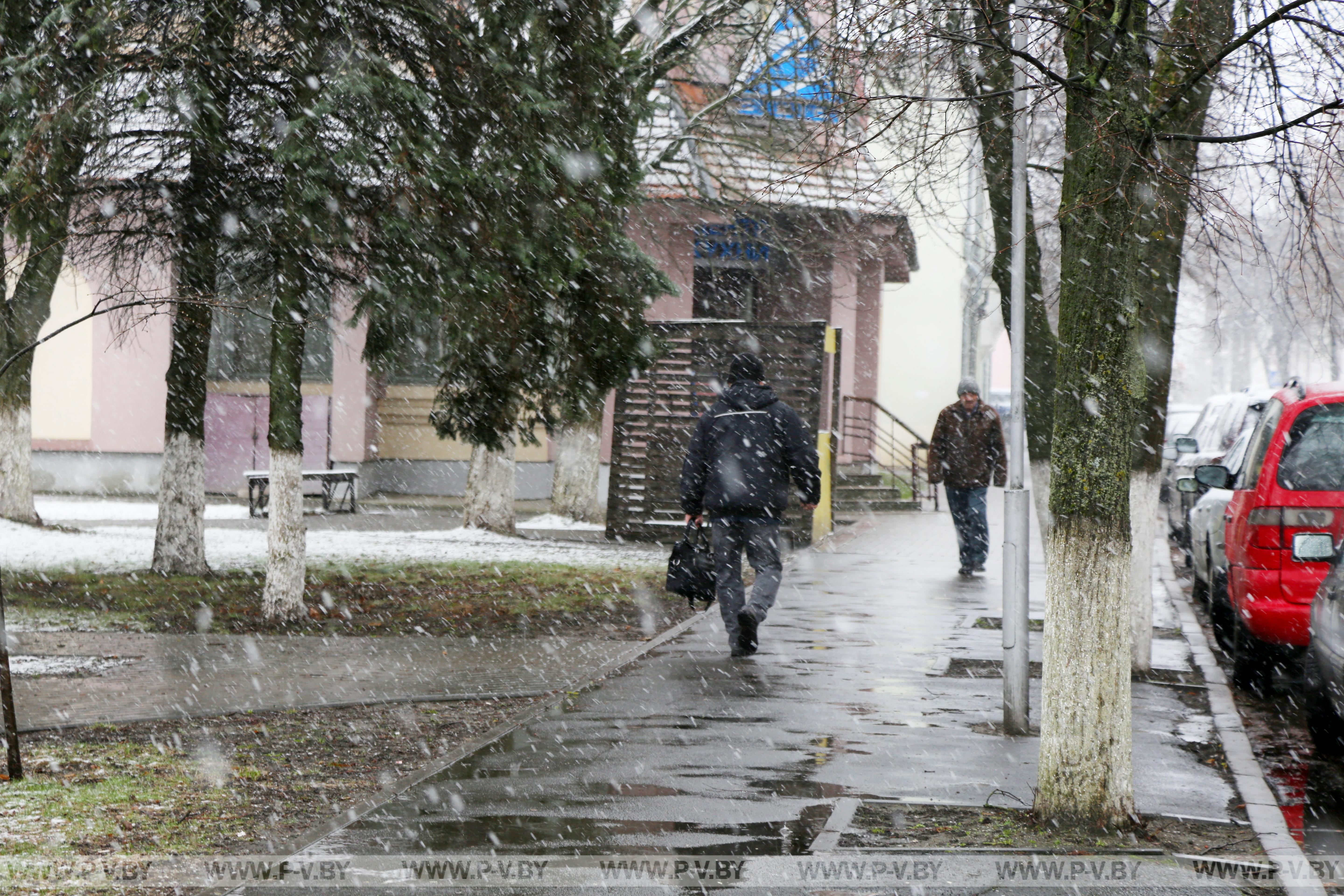 Весна капризничает: в городе над Пиной мокрый снег