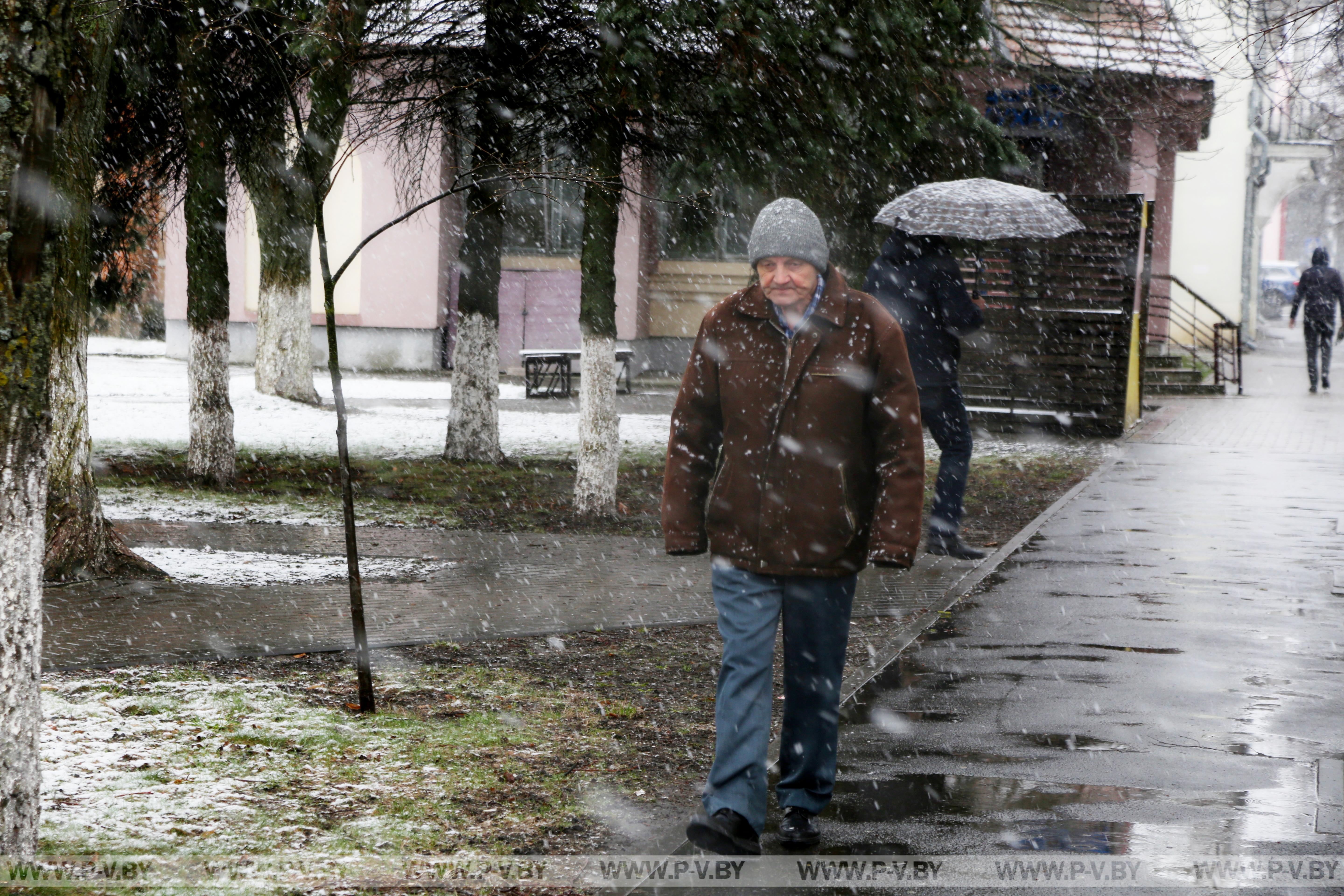 Весна капризничает: в городе над Пиной мокрый снег