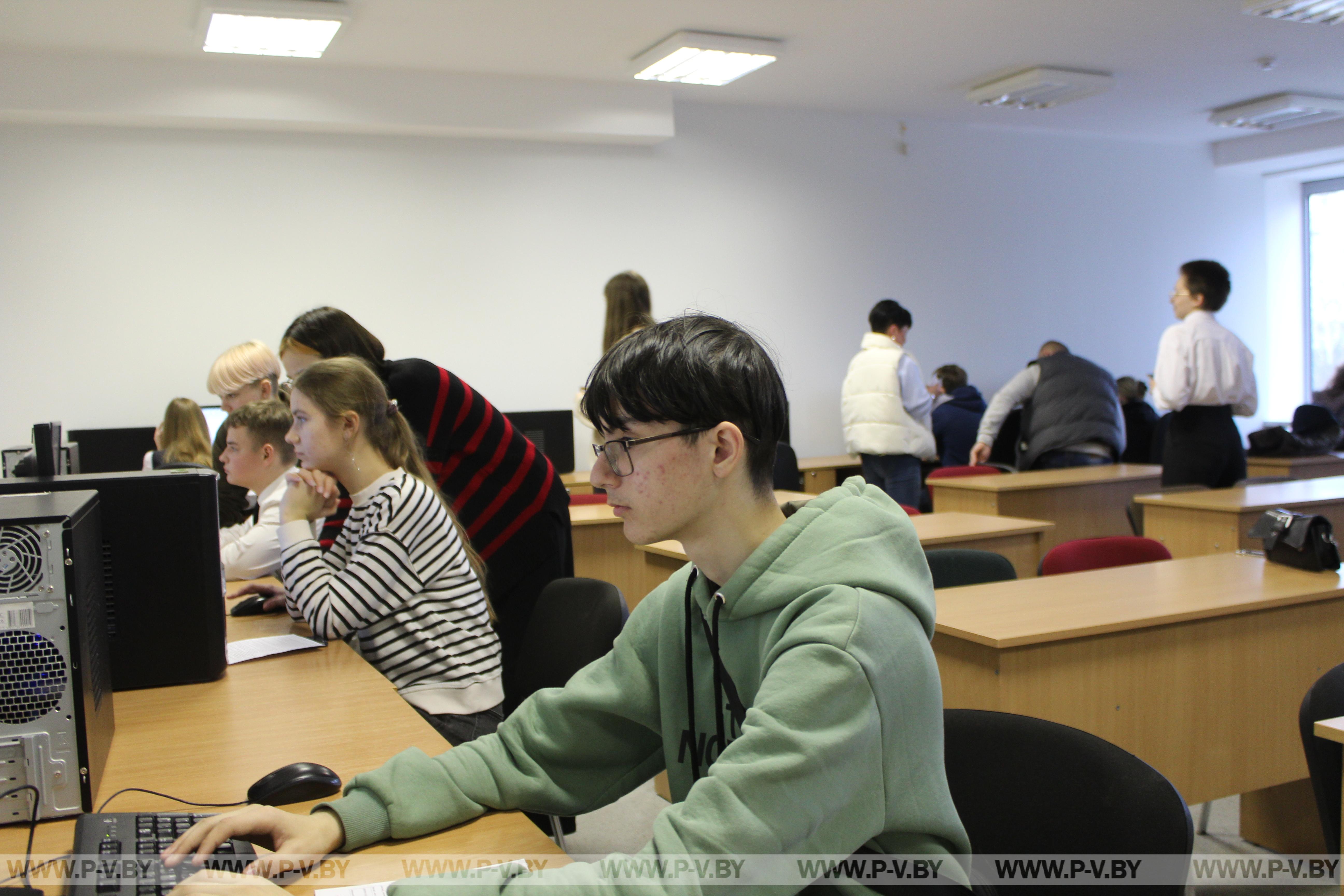 В Полесском государственном университете прошёл день открытых дверей