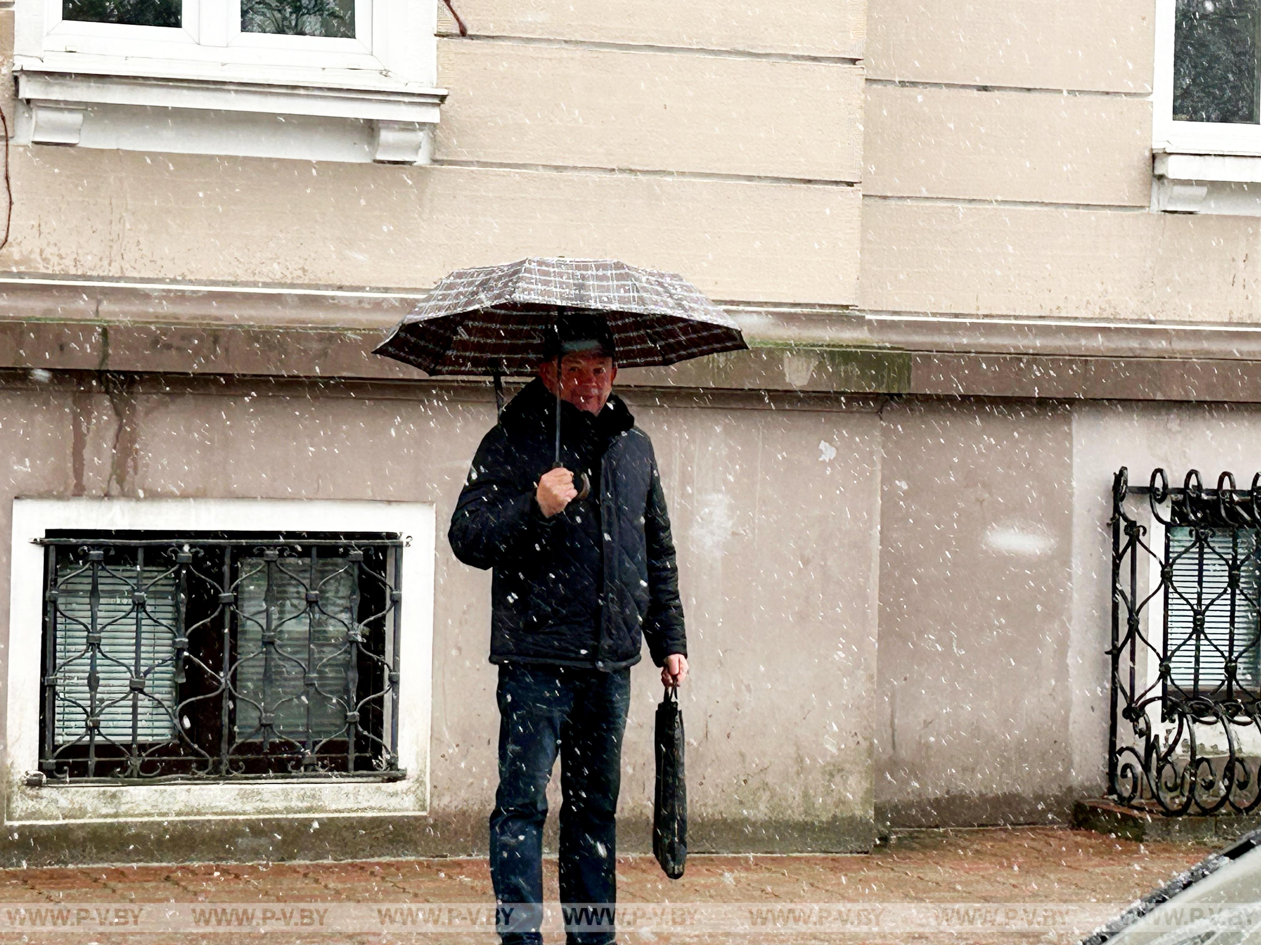 Весна капризничает: в городе над Пиной мокрый снег