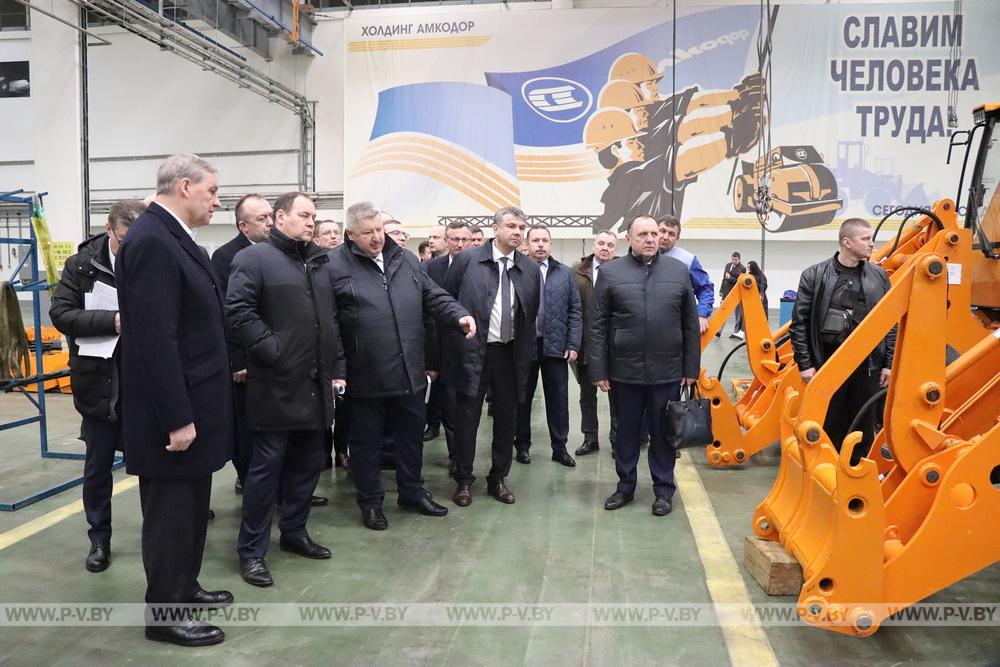 Премьер-министр Роман Головченко посетил ЗАО «Амкодор-Пинск»