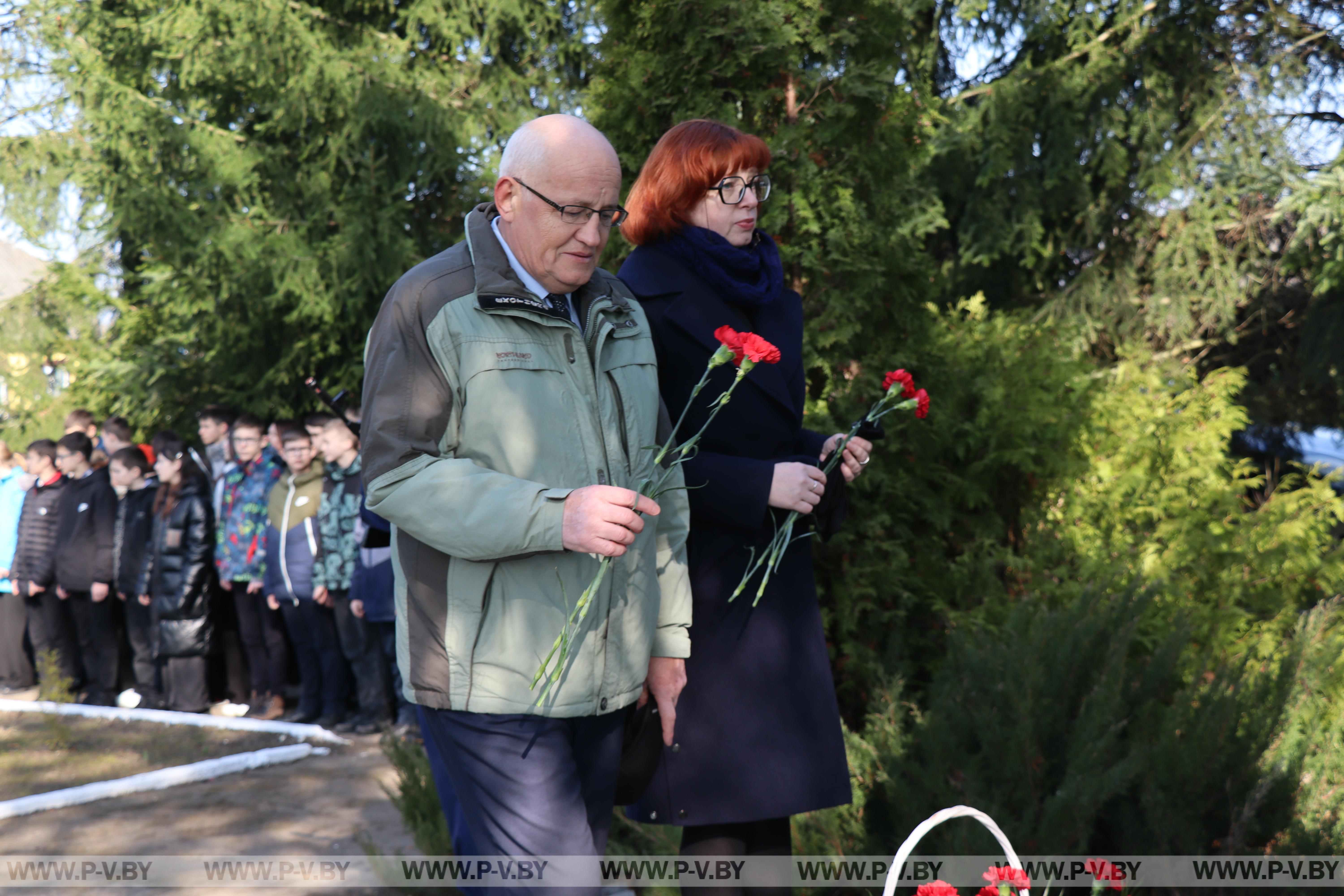В агрогородке Молотковичи состоялся митинг у Братской могилы советских воинов и партизан