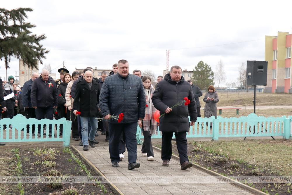 80-лет назад была освобождена деревня Ласицк. Сегодня там побывали участники патриотического автопробега 80-лет назад была освобождена деревня Ласицк. Сегодня там побывали участники патриотического автопробега