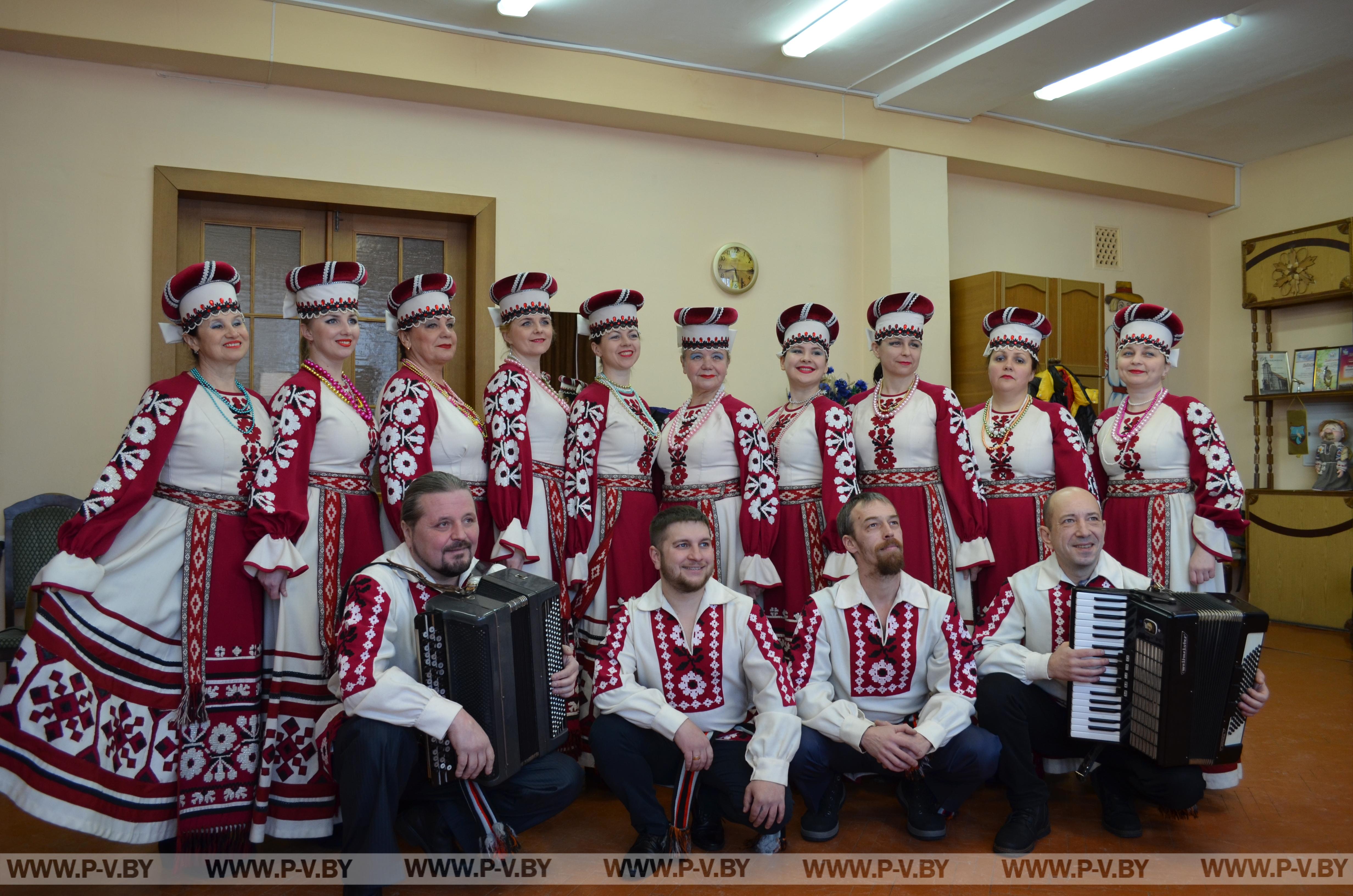 Народному хору полесской песни исполнилось 70 лет Народному хору полесской песни исполнилось 70 лет