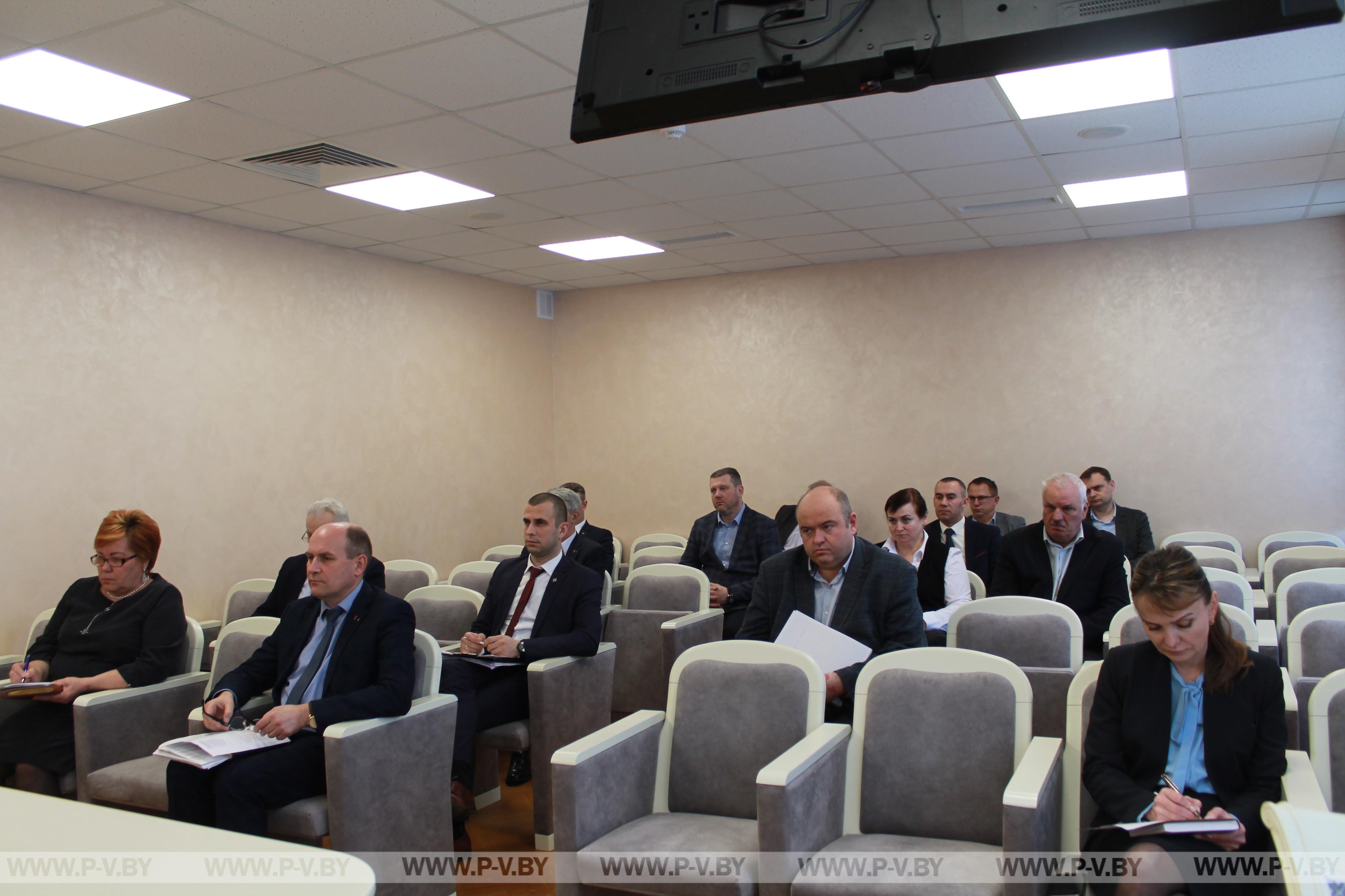 В Пинском горисполкоме состоялась встреча с руководителями отдельных крупных предприятияй