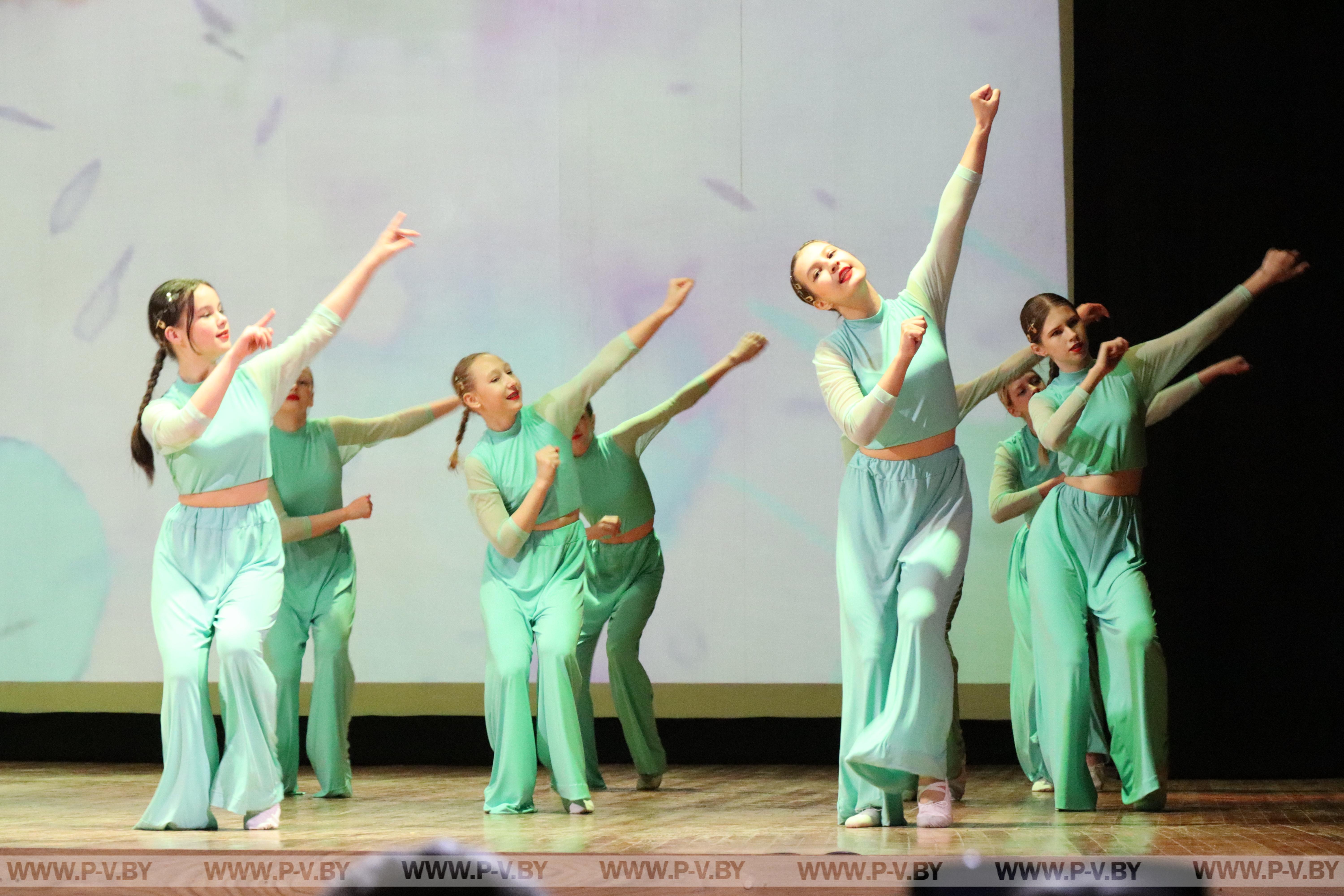 Танцевальный коллектив «Стрекоза» отметил свое десятилетие ярким творческим концертом