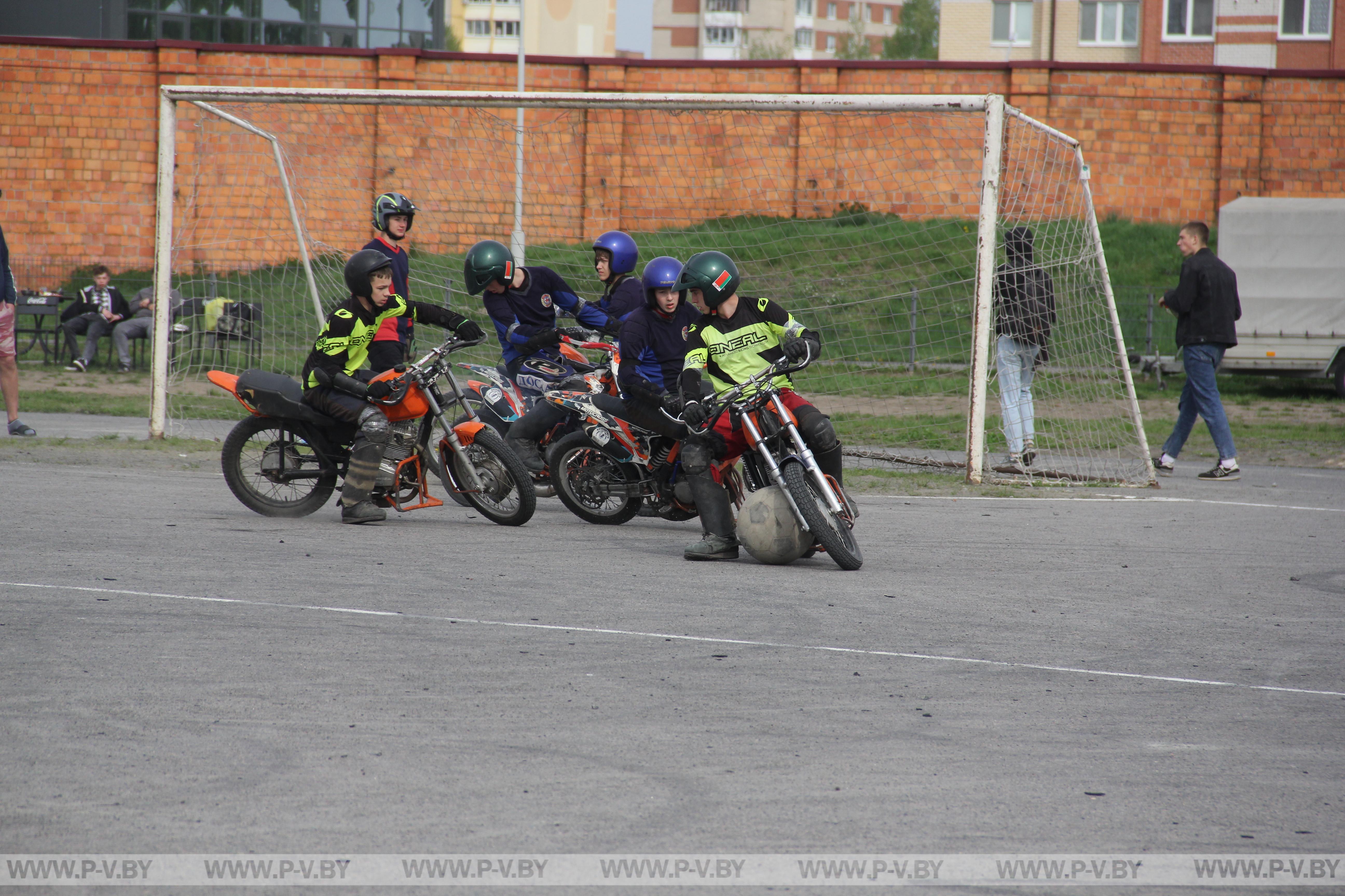 В Пинске стартовало первенство Беларуси по мотоболу